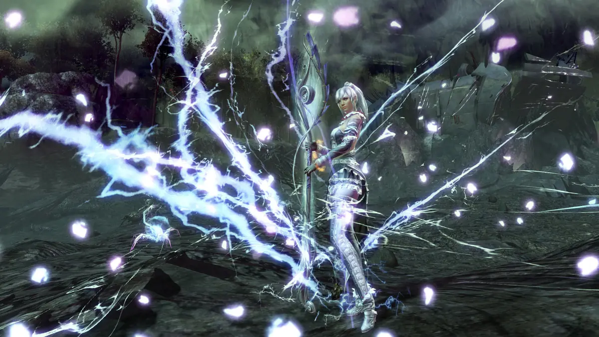 Guild Wars 2 — postać w srebrnej zbroi otoczona rozbłyskami błyskawic i drobinami światła